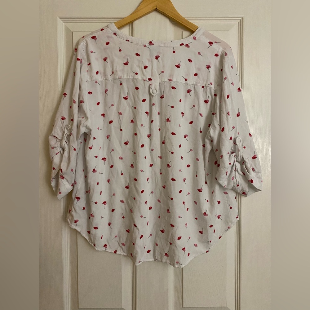 White and Red Patterned Women's Top - Picture 8 of 8